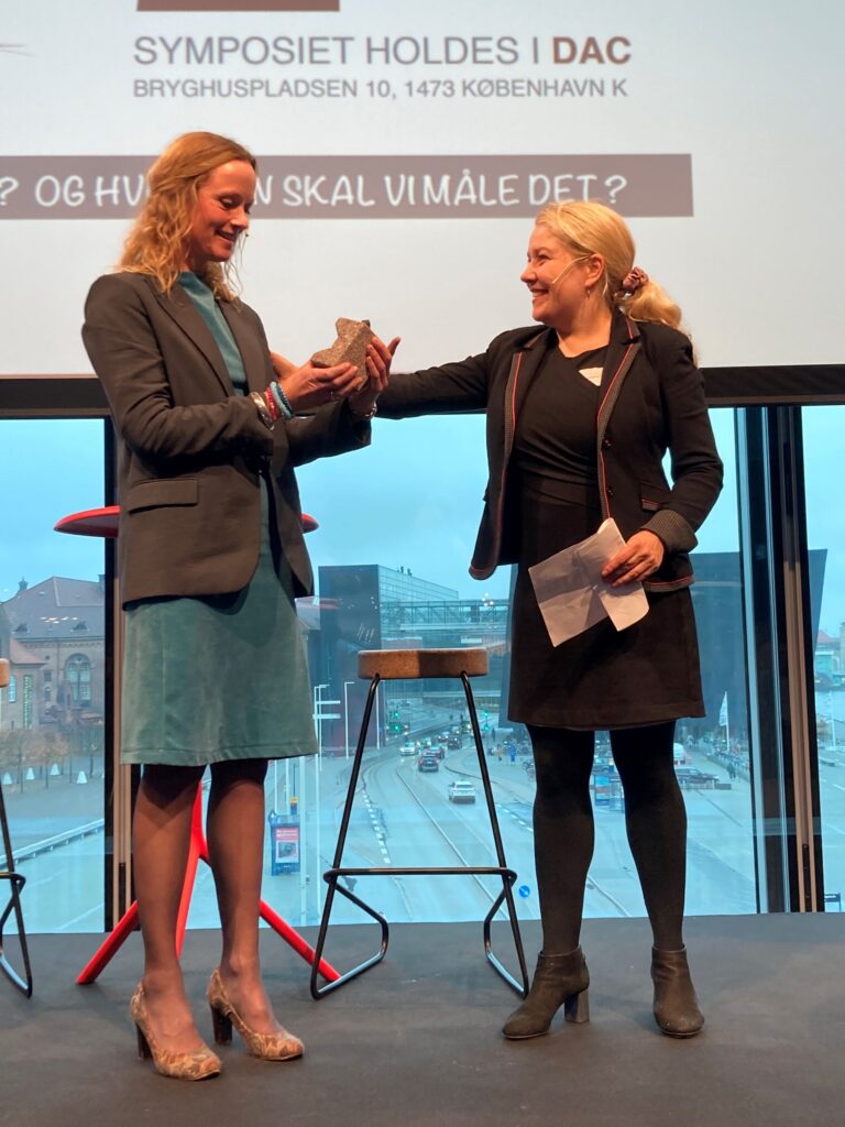 Overrækkelse af UBVA-prisen 2023 til Maria Fredenslund